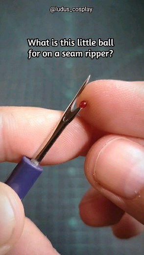 10K views · 172 reactions | Time saving tips! This works well on most fabrics or seams but take extra care when using the second method on fluffy type or delicate fabrics!  . #cosplayersofinstagram #sewing #tips #tricks #diy #diycrafts #costumemaking #dyk #reelsinstagram #instagramreels #reelitfeelit #hacks #videoedits #howto #sew | Lucas Michael Andalis | Facebook