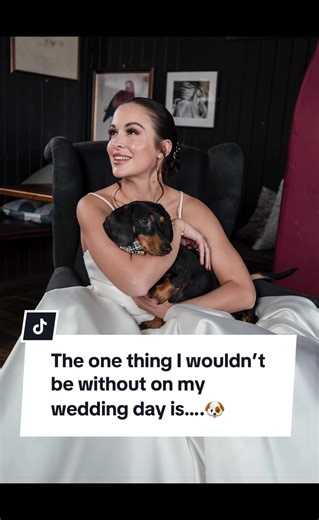 Having your pet at your wedding can significantly reduce stress by 1.providing familiar companionship, comfort, and unconditional love during a high-energy day. 2.Their presence helps calm nerves, improves moods, and creates joyous, memorable moments. #doglovers #bride #2026bride #blowup #wedding