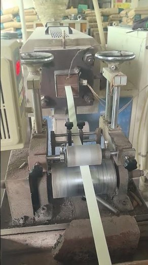 Synchronous embossing of edge banding strips