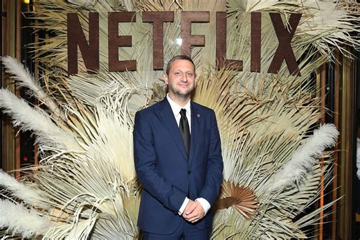 Who is Tim Robinson, the loud man throwing MLB first pitches?