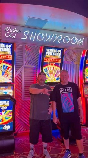 OYO Hotel and Casino Las Vegas.. The OLD Hooters! 🎰