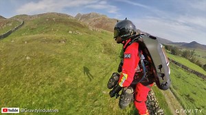 Mira este traje con propulsión jet que fue creado para paramédicos - CNN Video