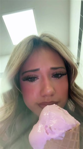 uh (@uh963242)’s video of ice cream