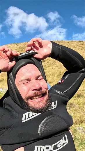 Putting on a wetsuit shouldn’t be this hard 😂