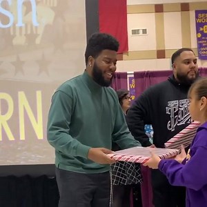 thank you SISD for allowing me to stop by and hand out some gifts at Ernesto Serna School. Happy Holidays ❤️🎄 | Khalid