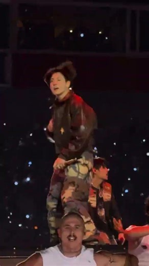 Jungkook's stage presence is absolutely incredible🔥#정국#JUNGKOOK_TAMPA #BTS_WORLDTOUR_ARIRANG_TAMPA