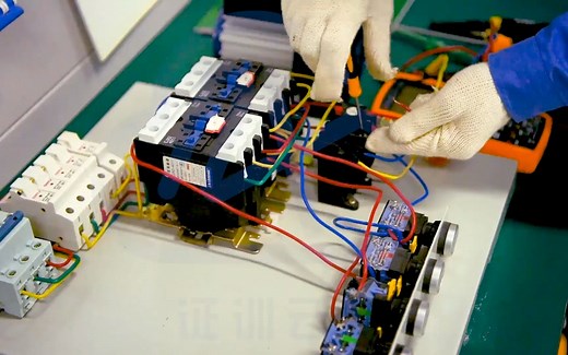 三相异步电动机正反运行的接线及安全操作