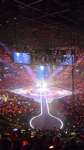 太正喇！太正喇！#草蜢 #Grasshopper #THREEINLOVE #草蜢演唱會2026 #紅館 #40周年 #蔡一智 #蔡一傑 #蘇志威 #廣東歌 #經典回憶