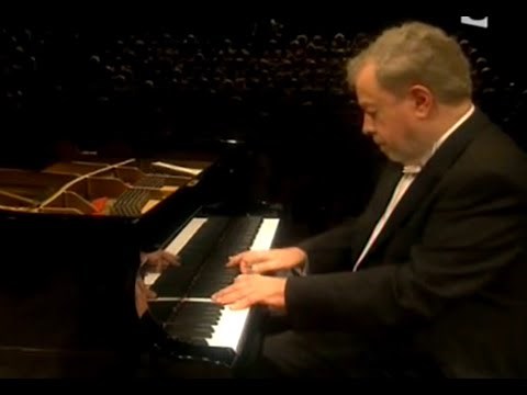 Nelson Freire ~ Beethoven Piano Concerto no. 5, Emperor ~ 2008