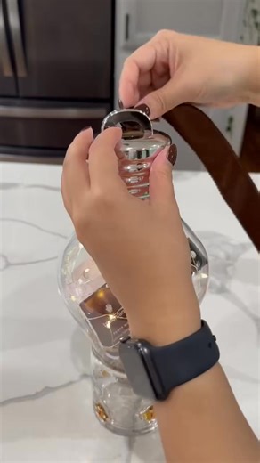 🎄Great idea for Christmas gifts💃This Christmas light bulb gift jar is sure to delight the recipient! https://premiumupdeal.com/bulb-jar | DIY Plastic Light Bulb Decorations 2