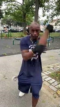 Wildbunch 52 blocks a 80's Fighting technique. "Look n Learn"