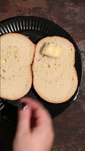 Brie and Apple Grilled Cheese Sandwich Recipe
