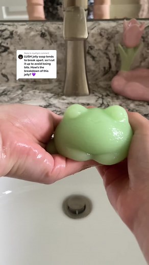 Replying to @myafigs You can see my soaps show some resistance when cut but they are still jelly so they are quite fragile ☹️. No worries tho, more mini soaps will be added soon and they will solve the problem. Also check out our toe bean soaps, they are hard and jelly soap hybrid and they will satisfy your need of squishing beans while still remain in shape 🐾