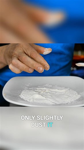 Want perfectly crispy fish skin and juicy, medium-rare meat? Pro chefs freeze the fillets for 20-30 minutes. A light dusting of flour, hot pan, and ice-cold fish – that's the secret to amazing results. A quick sear and dinner is served! #FishFillet #CrispySkin #CookingSecrets #SeafoodRecipes #ChefTips #HomeCooking | Trupp- The Chefs Table Cooking School