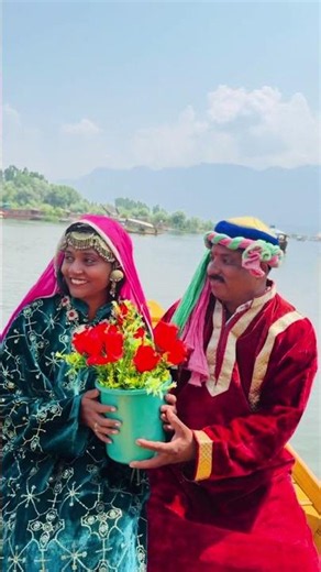 Dal Lake Shikara Ride in Kashmir 🛶✨ | Kashmir Travel Vlog