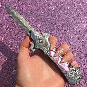 😍🔪The detail our #PhantomsSecret blade is incredible💕🔍 5 left at AlienOutfitters.com ⚔ #heretoslay | Alien Outfitters