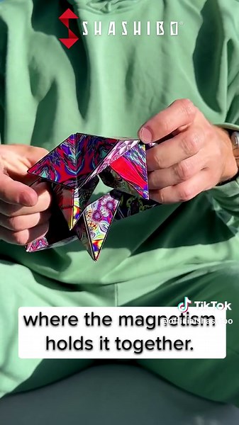 Looking for a unique fidget toy? Shashibo is the answer! This STEAM accredited magnetic puzzle cube is a must-have for hours of mind-challenging fun!