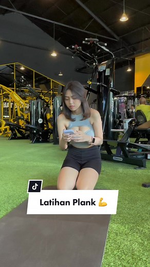 Yukk.....latihan plank sama aku guys😇 @ #fitnessisfun #gym #bodybuilding #fitness . . #fyp #foryoupage #deadlift #sumosquat #squat #foryou #viral #funny #memes #followme #fun #comedy #tiktok4fu #gymtips #fyp #foryoupage