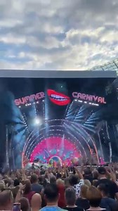 34K views · 927 reactions | Come on and raise your glass 壟 Don't forget to live your best life on tour! Enjoy every moment to the fullest ♥ | Pink Fanclub | Facebook