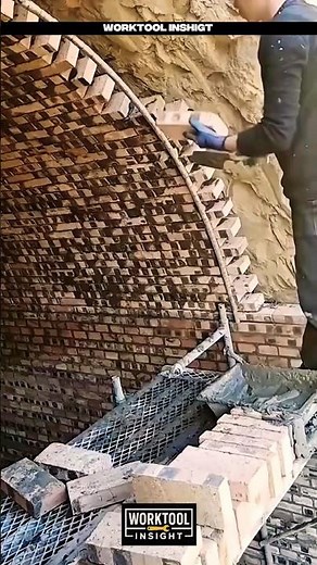 arched bricklaying technique using manual support worktool
