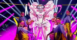 Mask Singer 2022 : costumes, playback, casting... Camille Combal se confie sur la saison 3, dans une interview vidéo pour PRBK. Qui se cache sous le papillon ? - Vidéo