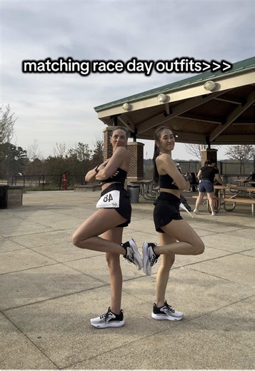 36 min on that assss #5k #brooksrunning #crzyoga @Brooks Running | matching outfits