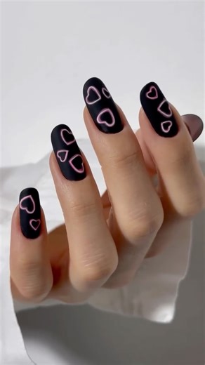 Giulia Oniva | Nail Artist | Una tecnica che non potete non provare! i cuoricini non saranno più un problema adesso 🤭 prodotti utilizzati @cactus_nail_shop -base... | Instagram