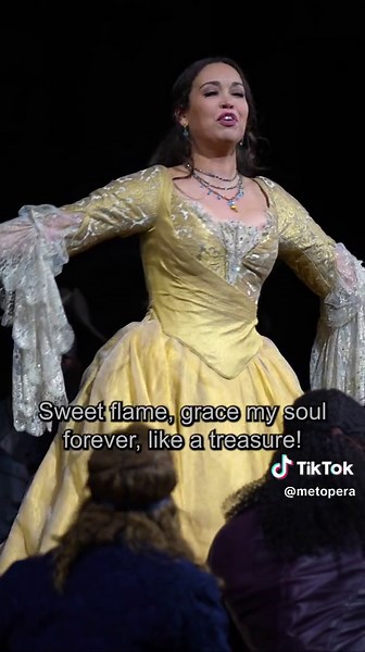 Who doesn’t love this dreamy aria?😍 Catch the ever-radiant soprano Nadine Sierra in cinemas on March 23 as she stars in our Live in HD presentation of Gounod’s Roméo et Juliette! This beloved production will be transmitted live from the Met stage to cinemas across the globe—will we see you there? Find your cinema at the link in our bio. #MetOpera #MetHD #Gounod #Shakespeare #RomeoandJuliet #womenoftiktok #Singers #Opera #NYC #meetopera