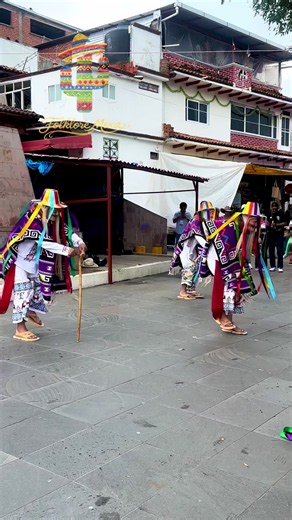 Danza de Viejitos tradicional en la isla de Janitzio