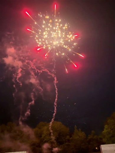 TNT Fireworks Demo night: Big Thunder Big reds. #fireworks #subscribe #pyro #america