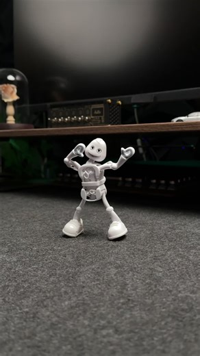 My desk will never be boring again. 😂 These wind-up breakdancing robots are the most chaotic, satisfying thing I’ve bought all month 🕺⚡️Perfect for stress relief or pranking your coworkers. Who’s grabbing a set?🙋‍♂️#toys #winduptoys #dancerobot #stressrelieftools