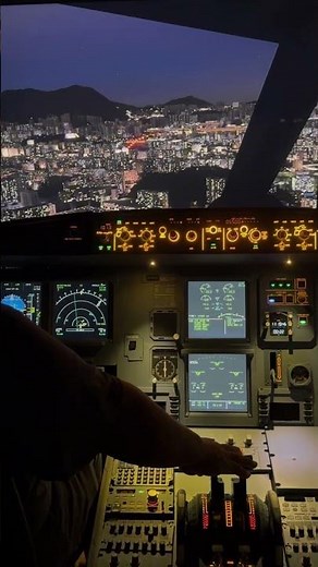 Cockpit POV of “The Kai Tak heart attack”. Landing at one of the scariest airports to land at.