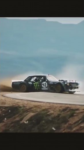 ken blocke's climbkhana 1400 feet climb by 1400 horsepower. #kenblock #mustang #gymkhana #drifting