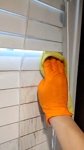 Let’s talk about mini blinds in the kitchen… aka grease magnets. 😬 Between cooking, steam, and everyday dust, kitchen blinds can get a sticky buildup before you even realize it. And cleaning them? Yeah, not exactly a quick task. But with the right approach, it’s a lot more manageable! For a deep clean, Dawn degreaser works wonders on kitchen blinds covered in grease and grime. But if yours just need a routine refresh, a damp microfiber cloth with a mild cleaner will do the trick! Adding mini bl