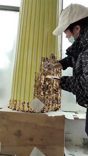 The Art of Gold Leafing Transforming a Fluted Column with Elegance