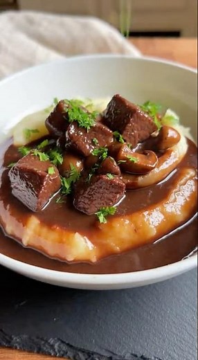 Traditional Beef Bourguignon with Red Wine (Step-by-Step Guide)