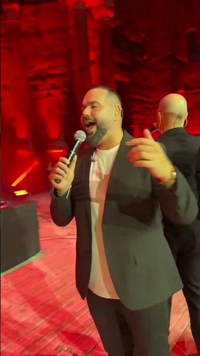 « Io le canto per te » sur scène avec des milliers de chœurs et ça donne ça ✨ #ilcello