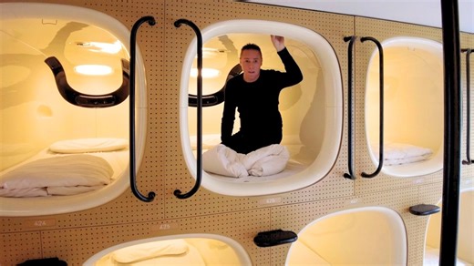 I try pod hotels in Japan - not what I expected!