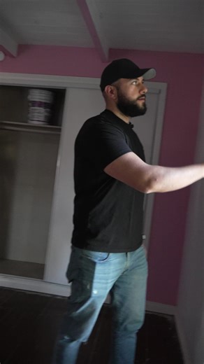 Back inside this Los Angeles, CA home and… let’s just say not all upgrades are created equal 😂 From “top-tier” materials to layouts that make you walk sideways just to get through a door, we’ve seen it all. If you’re investing in your home, it has to be done right — or not at all 👀 ㅤ 👉 Tap the link in bio | Comment WINDOWS #LosAngelesHomes #WindowReplacementLA #SoCalRemodel #RELISolution #HomeImprovement #RELIWindowsandDoors