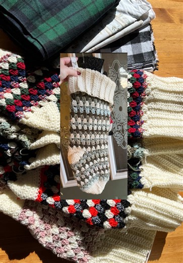 Last year I made one of my favorite crochet projects yet! I made eight custom Christmas stockings for my mother in law. There are 6 of us adult kids here and my father in law. My MIL definitely shares a sentimental streak for handmade things like I do so I knew she’d love these🥰 They didn’t come out completely perfectly but I’m slowly learning to embrace that with my handmade gifts! It add character right?! The general concept for these was 3 colors per stocking in addition to the cream that wo