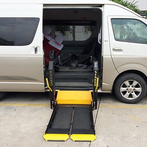 [Hot Item] Hydraulic Wheelchair Car Lift for Disabled Passenger