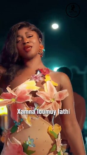 Wally B. Seck Feat Mia Guisse & Amadeus - Confuse (Clip Officiel)