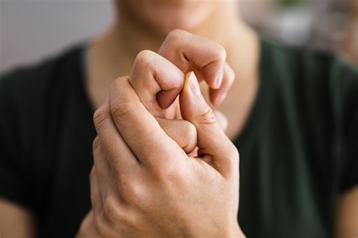 Mythbusting: Does Knuckle Cracking Really Lead to Arthritis?