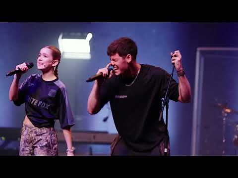 Max, Harvey & Tilly SING Star Girl (FULL PERFORMANCE)