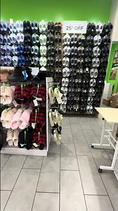 SHOPPING AT CROCS OUTLET CROCS CLASSIC CLOGS & BAGS #crocs #crocsoriginal #outletmall #outletstore