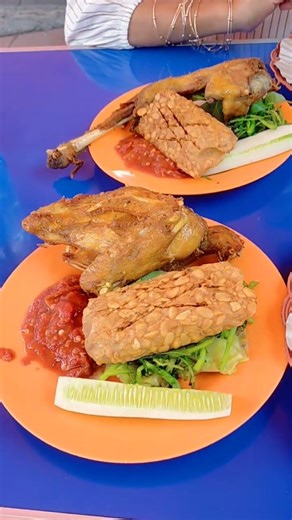 wawww mantap guyss#lalapan#ayam kampung#lezat#by Sinta jaya#gtg#youtube#shorts