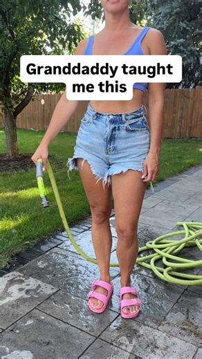 Sandal Hack cleans your deck in a flash ⚡️ #lifehacks #cleaningtips #outdoorliving #cleanhome | Randy & Mandy