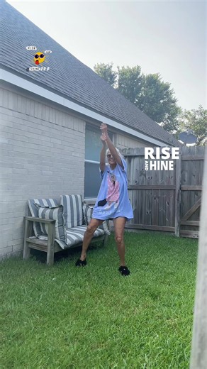 When you’re 75 years old and you can get up, walk into your backyard in your pajamas, dance in the sunshine, and be completely yourself, that’s the goal, gals. Simplify your life. You don’t need a closet full of clothes. You don’t need to chase every trend. You don’t need to be a carbon copy of someone else. Create a life that feels good to you. Over time, you’ll realize that less is often more. A simple wardrobe. A peaceful home. Good health. A grateful heart. Look at me. I’m 75 years old in 20