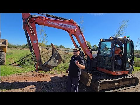 How to use a Kubota quick hitch quick attach for the bucket