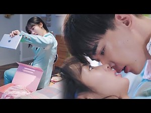 Best friend gave Cinderella erotic lingerie, boss Ba lingered with her on the sofa